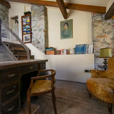 Villa Comnago Sleeps 6 Belgirate