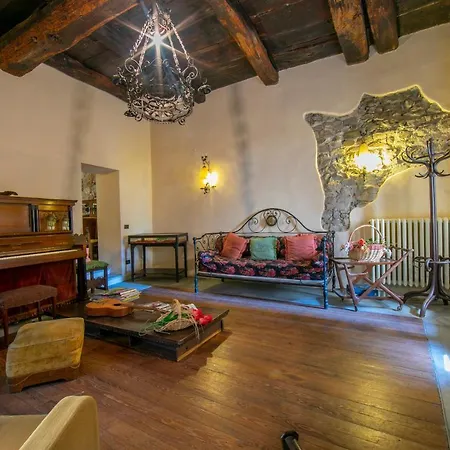 Comnago Sleeps 6