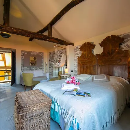 Villa Comnago Sleeps 6