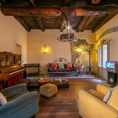 Comnago Sleeps 6