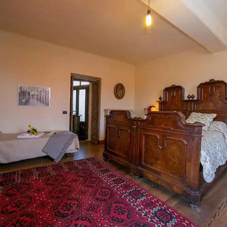 Comnago Sleeps 6 *
