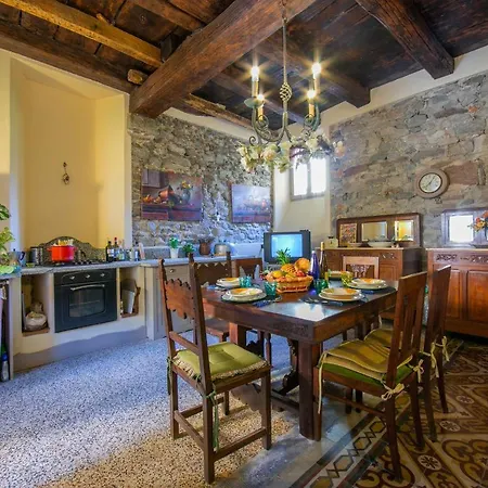 Villa Comnago Sleeps 6 Belgirate