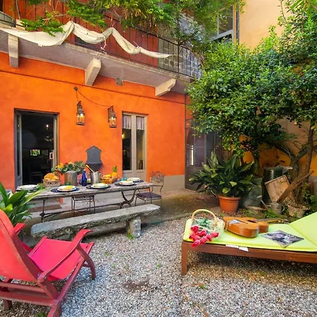Comnago Sleeps 6 Villa *